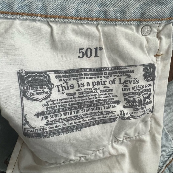 Levi’s 501 Button Fly Cut Off Festival Shorts Lightwash Size 31 Ripped Cotton - Picture 9 of 12